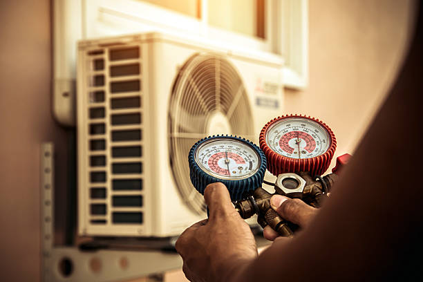 Professional Hvac technician working in East Fultonham, OH